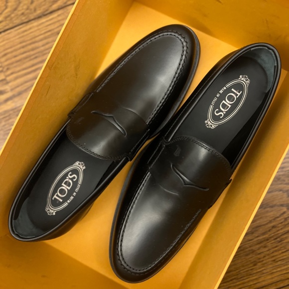 Designer Tod’s mocassino black men’s penny  loafers